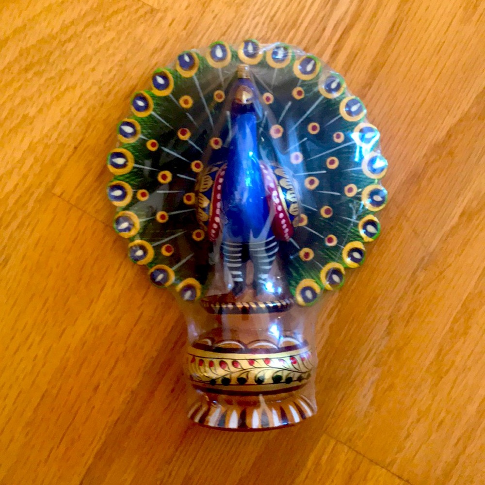 NWT 6” Peacock Dancing Figurine